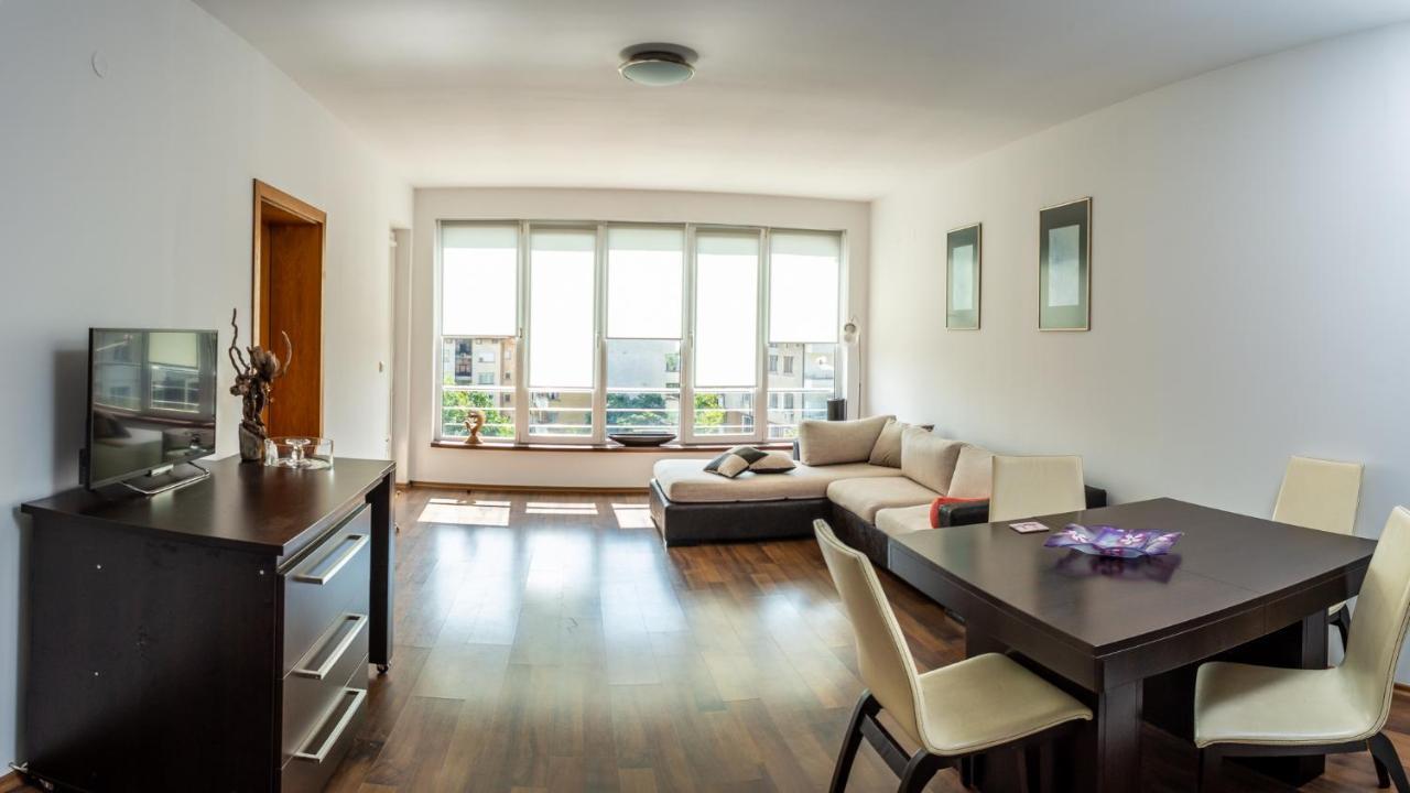Central Apartment Mountain View カルロヴォ エクステリア 写真